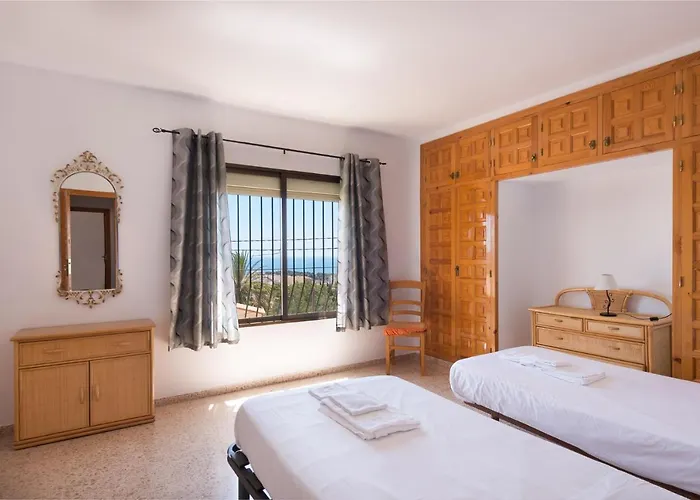 Andres - Plusholidays