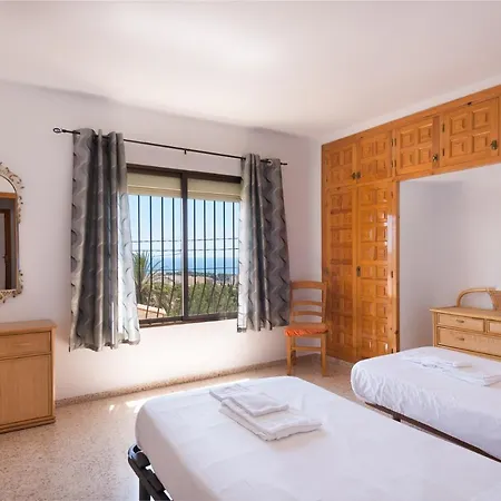 Andres - Plusholidays