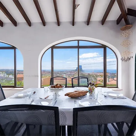 Andres - Plusholidays Villa Calpe